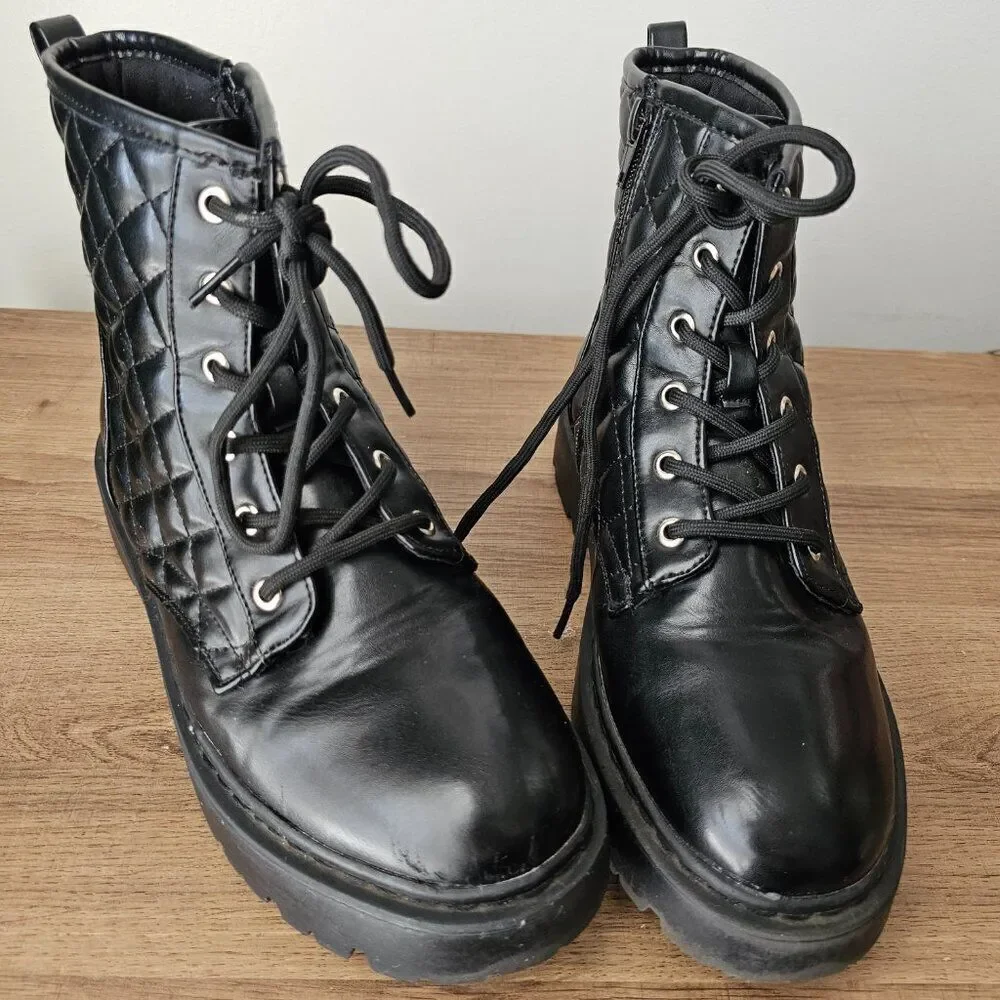 EUC STEVE MADDEN JROCKK PU UPPER BLACK QUILTED BOOTS SIZE 5 BIG KIDS (GIRLS)
